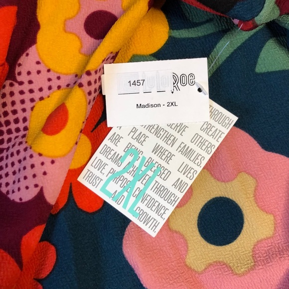 LulaRoe - Picture 2 of 7